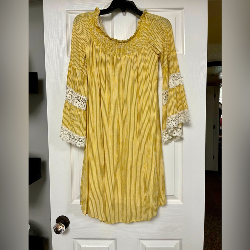 Ladies Size M dress